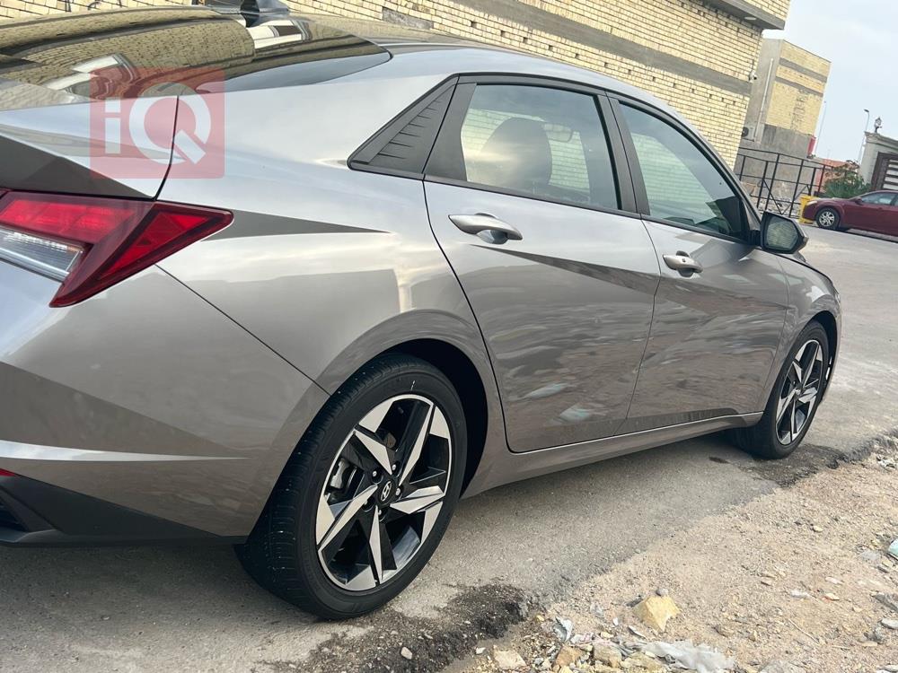 هیوندای ئەلەنترا